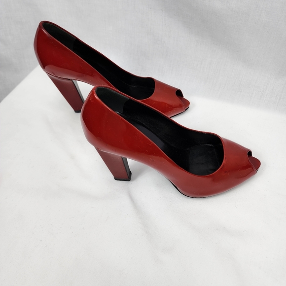 Prada Red Patent Leather Peep Toe Heels Pumps Prada Size 38 US 8 made in Italy - Picture 10 of 11